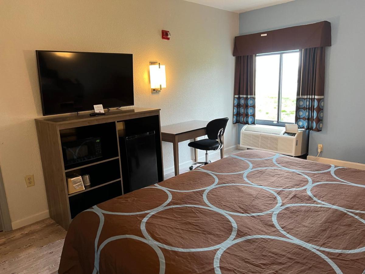 Super 8 By Wyndham Clemmons - Bermuda Run - Winston-Salem I-40 Motel Bagian luar foto