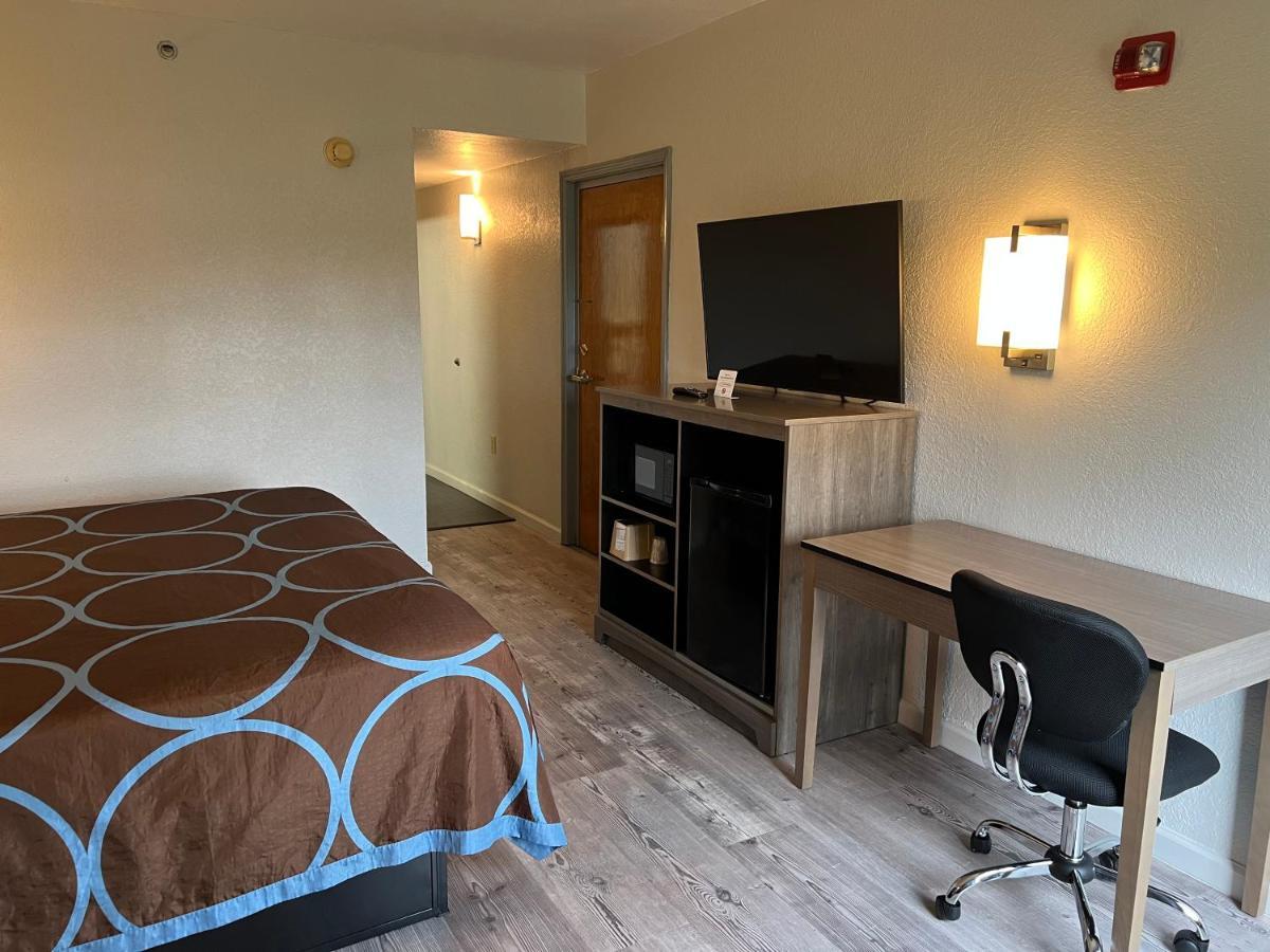 Super 8 By Wyndham Clemmons - Bermuda Run - Winston-Salem I-40 Motel Bagian luar foto